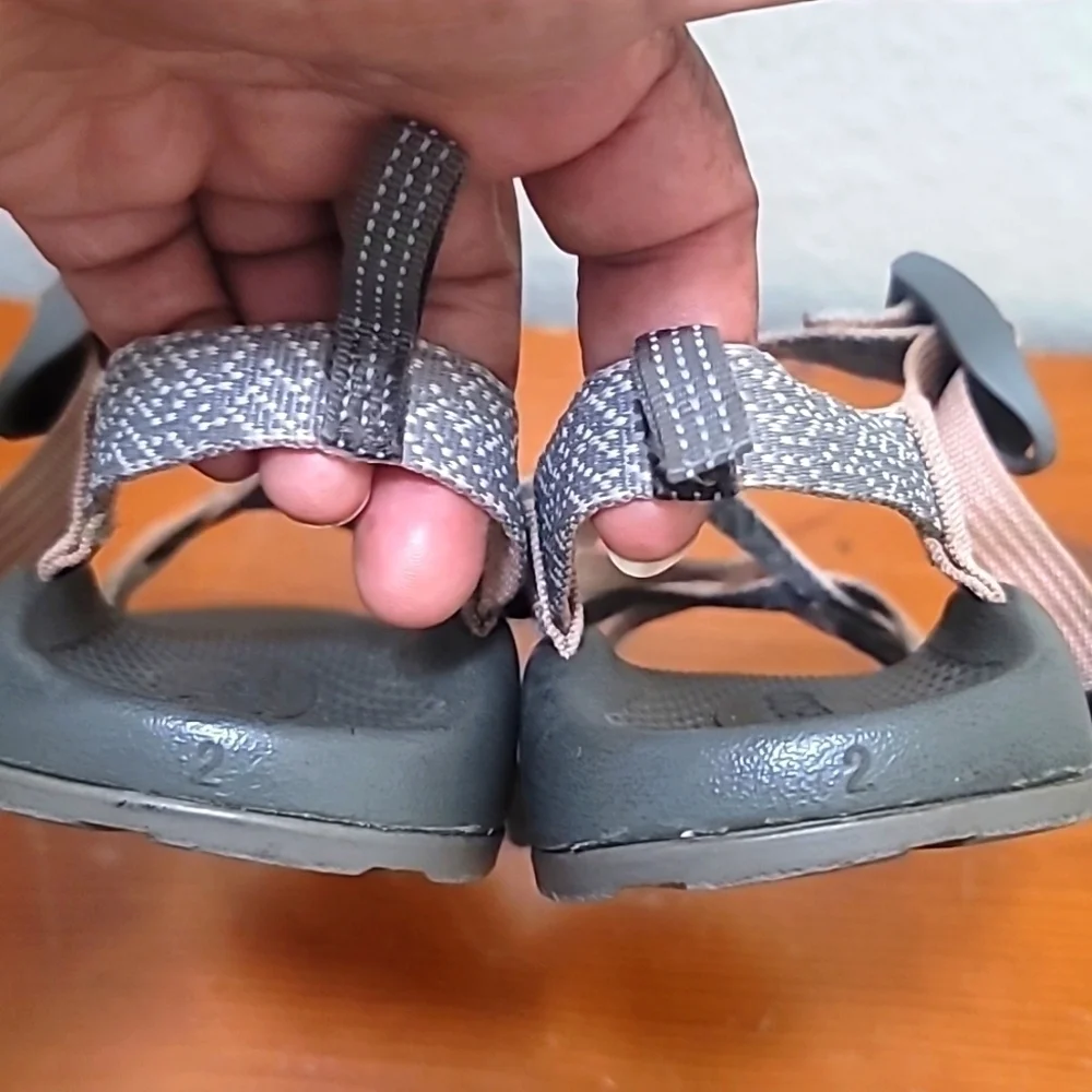Chaco Z1 Ecotread Kids Sandals Size 2 Grey Pink Strappy Hiking‎ Water Shoes
